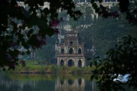 Hanoi: Guided Walking Tour of Modern Vietnam's Rise - Image 3