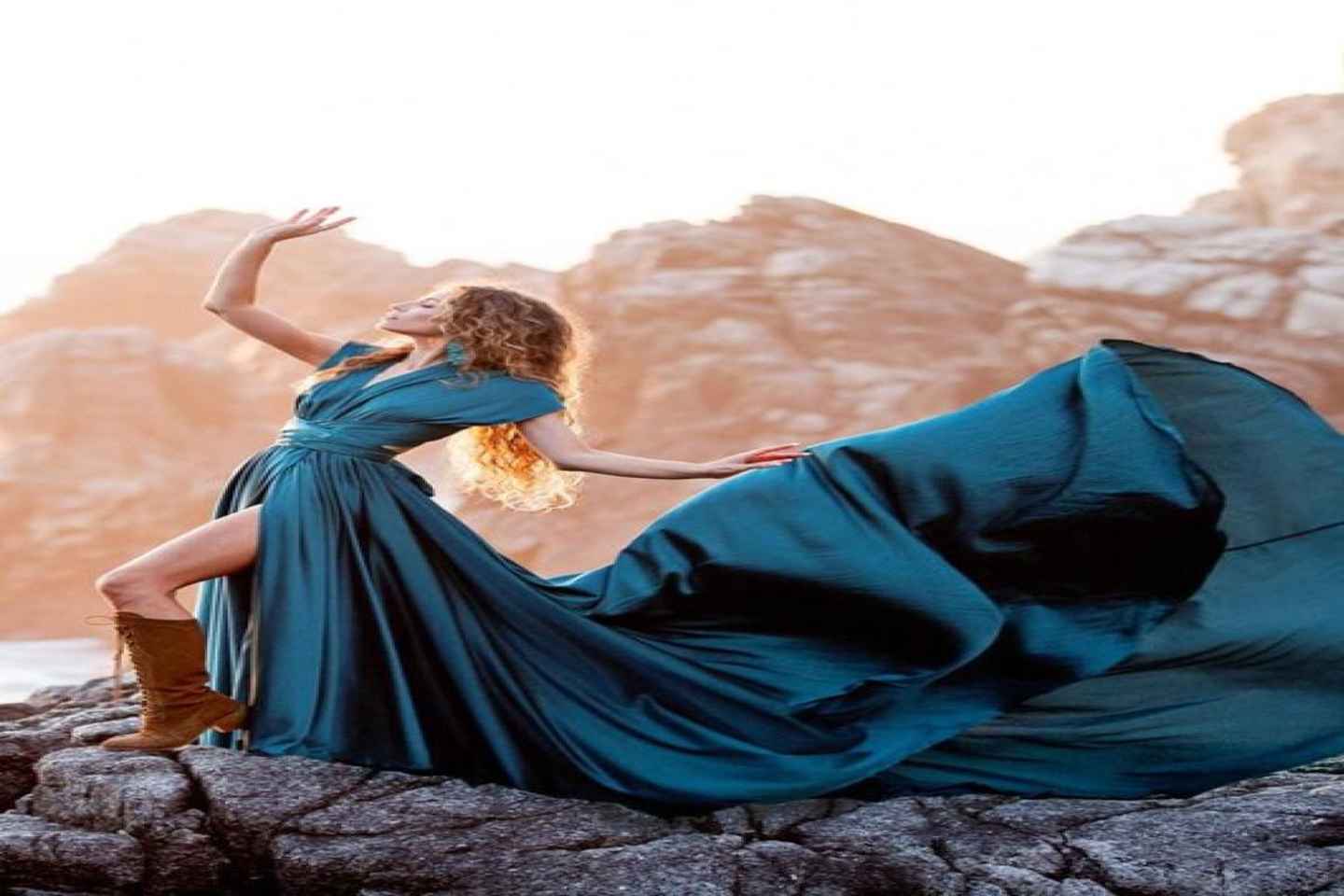 LONG FLYING DRESS FOR RENTAL CAPADOCIA