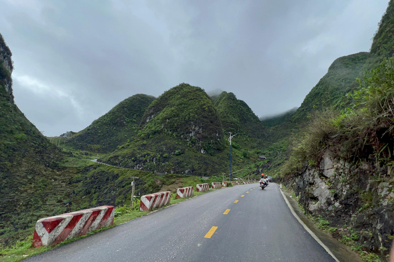 Au départ de Hanoi : 4 jours de visite en voiture de la boucle de Ha Giang, plus un montage vidéo