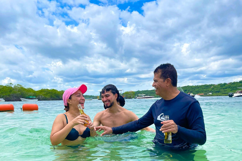 Cartagena: Visit 4 destinations by boat with lunch