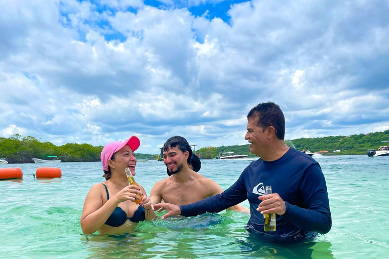 Cartagena: Visit 4 destinations by boat with lunch