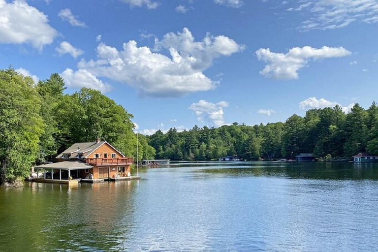 From Toronto: Lake Muskoka and Huntsville Group Day Trip