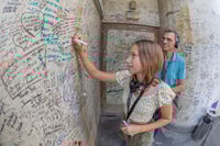 Montreux, In the footsteps of Freddie Mercury - Housity