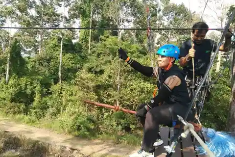 Aventure en tyrolienne à Krabi
