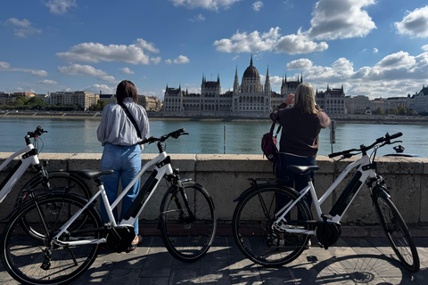 Budapest: Complete E-Bike Tour of Buda & Pest Highlights