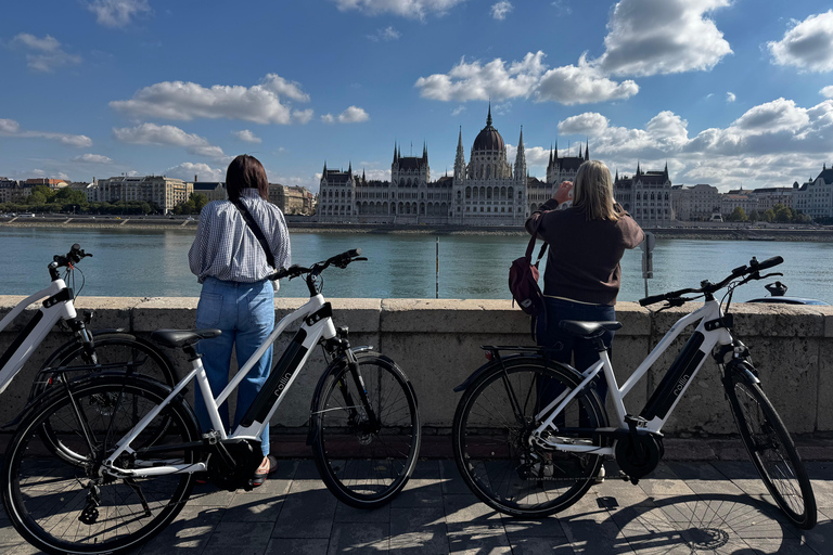 Budapest: Complete E-Bike Tour of Buda & Pest Highlights
