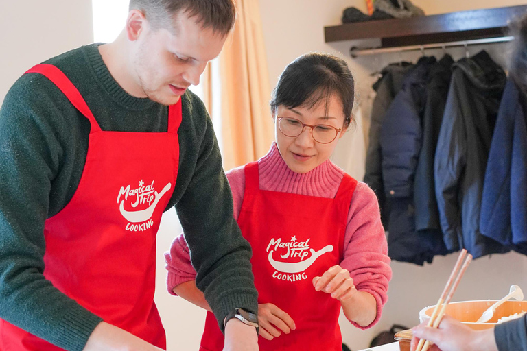 Tokio: Clase de cocina de sushi con degustación de sake