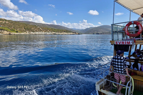 Kuşadası: Boat Tour with Swimming, Lunch, and Soft Drinks