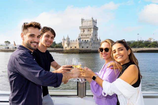 Visit Lisbon Tagus River Cruise in Lisbonne
