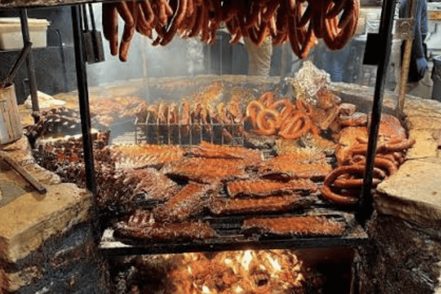 Ab Austin: Weintour durch Texas Hill Country & Barbecue-Stopp. Foto: GetYourGuide
