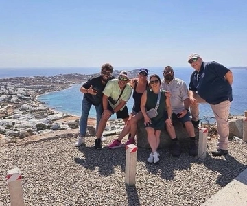 Cruzeiro guiado em Mykonos com um jipe exclusivo para passageiros: Visita obrigatória em 4h