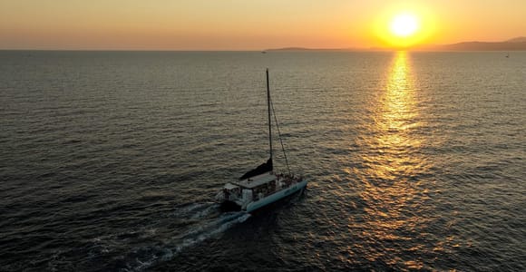 S&#39;Arenal: Katamaran-Kreuzfahrt bei Sonnenuntergang mit BBQ