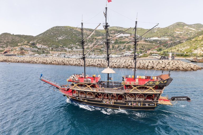 Alanya: Romantic Boat Tour with Lunch and Drinks