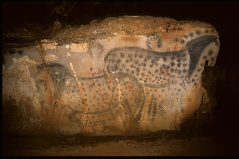 From Cahors: Pech Merle Cave & Saint-Cirq-Lapopie Tour