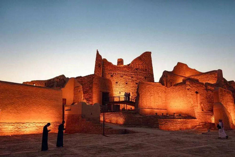 Riyadh Landmarks Tour: From Diriyah to Via Riyadh