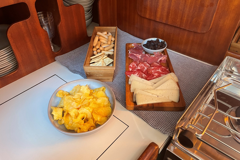 Porto: Charming Sailboat Cruise Sunset