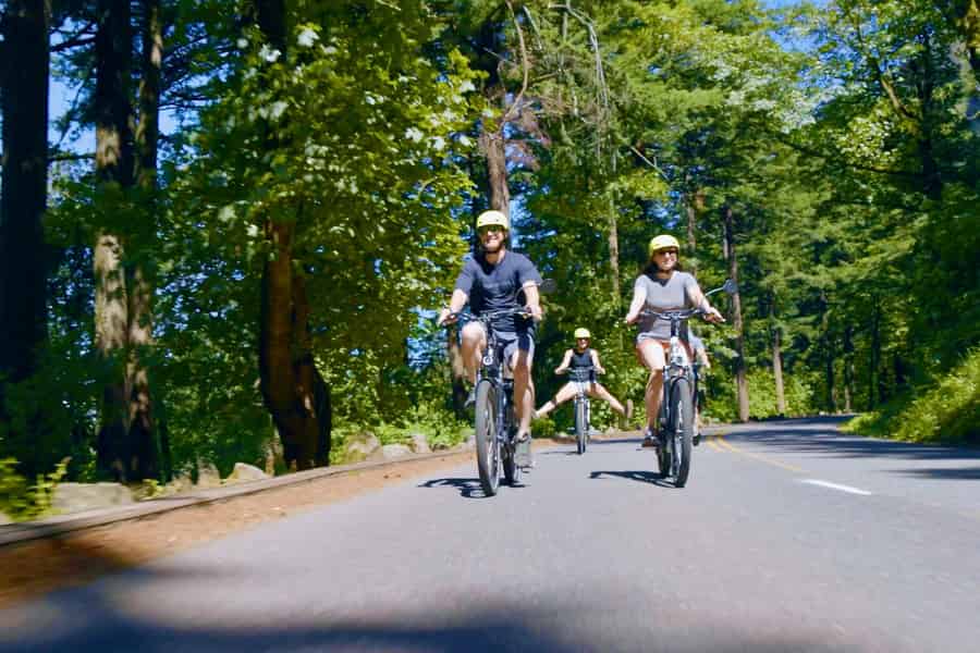 Portland: E-Bike Tour an den Multnomah Falls. Foto: GetYourGuide