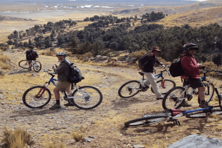 Puno: Fietstocht van een halve dag Chullpas Cutimbo + gids Engels/Spaans