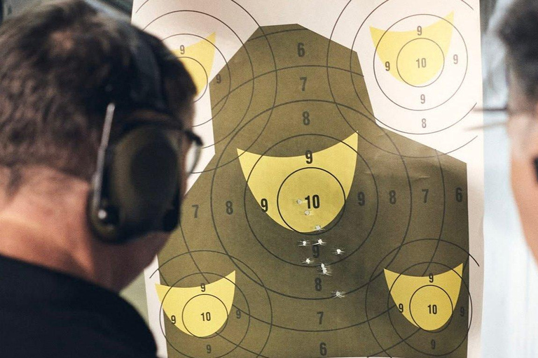 Poznań: Sport Shooting Range Experience with Instructor Package Basic