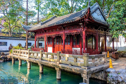Shanghai: 4h Private City Tour, EN DE FR IT RU Local Guide Shanghai: 4h Private Tour with Italian Local Guide