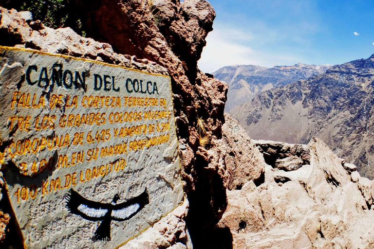 Excursión al Cañón del Colca 2 Días con Final en Puno