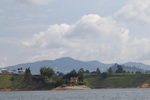 Private Guatapé & El Peñol Day Trip - English Speaking