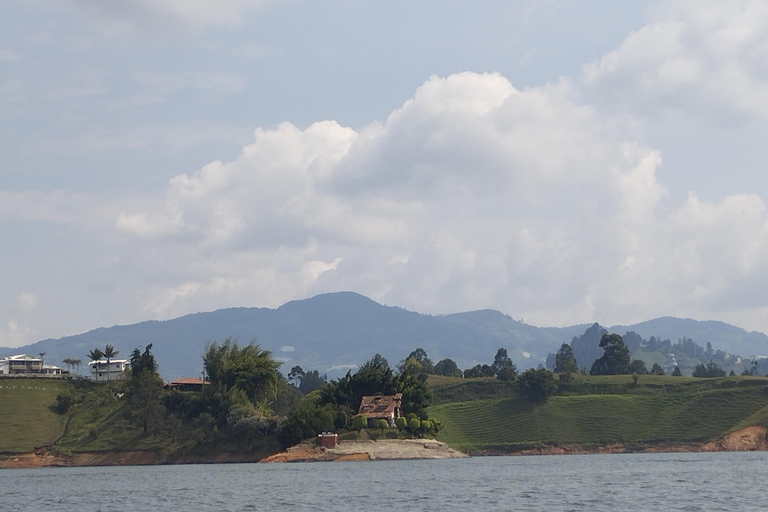 Private Guatapé & El Peñol Day Trip - English Speaking