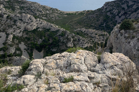 Calanques Ridge Trek with Panoramic Mediterranean Views