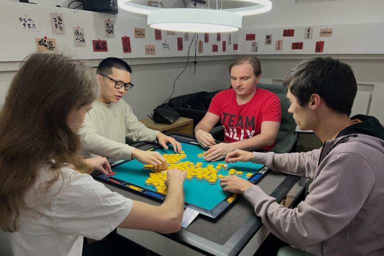 Shanghai: Chinese Tea Tasting & Local Mahjong Experience