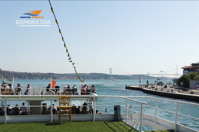 Istanbul: Bosphorus Cruise from Europe or Asia & Audio Guide Bosphorus Cruise from Uskudar Port in Asia