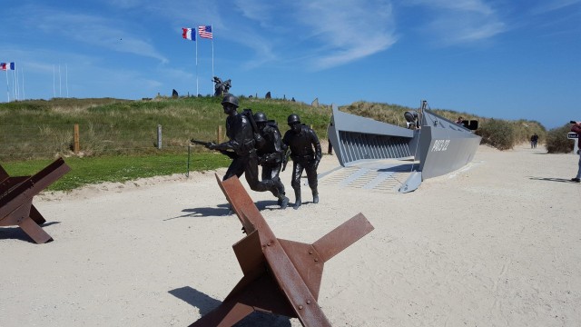 Visit American Paratroopers in Normandy private battlefield tour in Barfleur, France