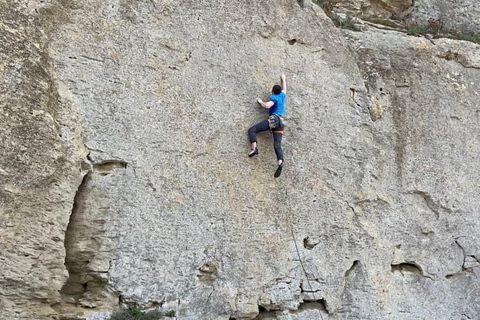 Baku: Nardaran Rock Climbing Experience with Sea Views Baku: Nardaran Rock Climbing with Sea Views - Group tour