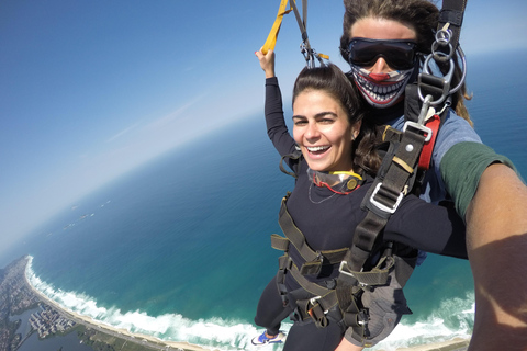 Rio de Janeiro: Tandemhopp över strandenRio de Janeiro: Tandemhoppning över stranden
