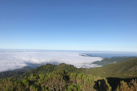 Madeira: Guided Peak Crossing: Pico do Arieiro to Pico Ruivo