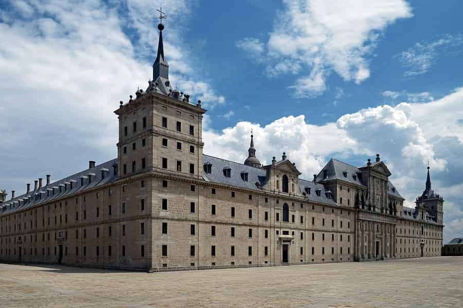 Madrid: El Escorial & Tal der Gefallenen mit Fast-Track-Zugang. Foto: GetYourGuide Madrid: El Escorial & Tal der Gefallenen mit Fast-Track-Zugang. Foto: GetYourGuide