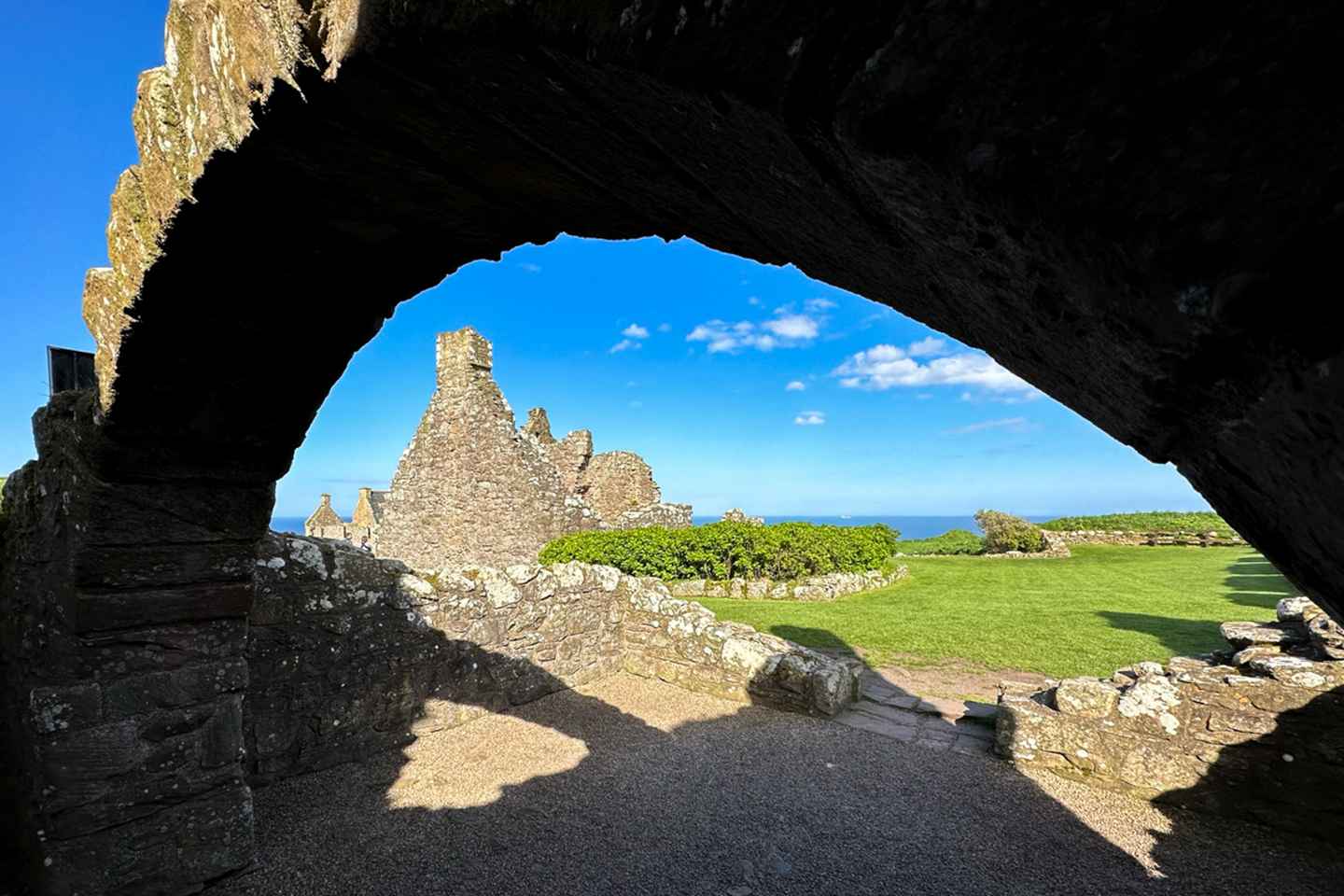 Aberdeen, Shire Castle & Distillery Private Group Day Tour