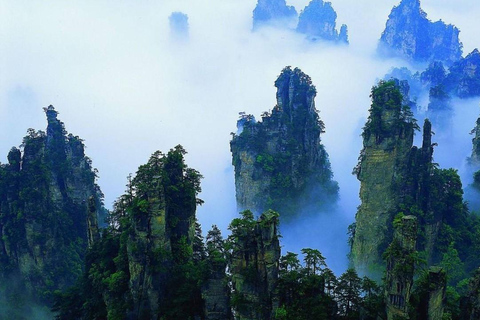 Il ponte di vetro di Zhangjiajie: un&#039;emozionante esperienza di passeggiata nel cielo