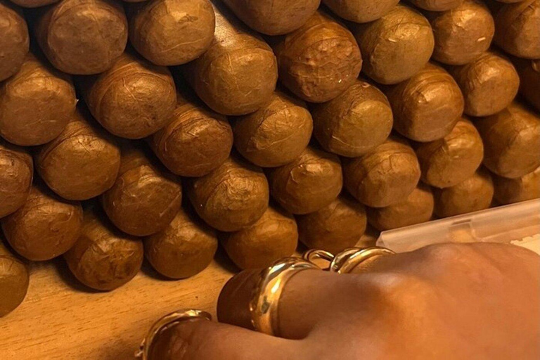 Private: Puerto Plata Rum and Cigar Tasting Tour with Gift