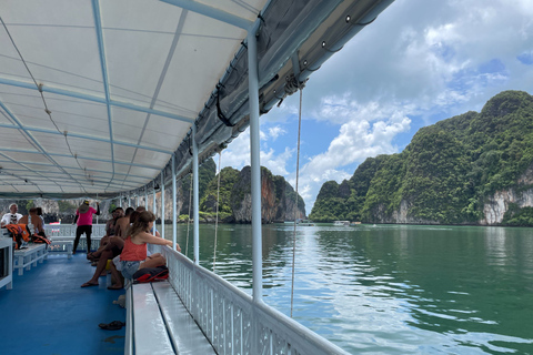 Phuket: James Bond Island med stor båt och kanotpaddling i havsgrottor