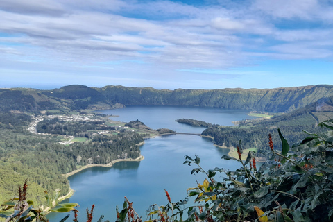 Guided Tour to the green & bleu Lake of Sete Cidades excursões em terra á Lagoa Verde e azul das sete cidades