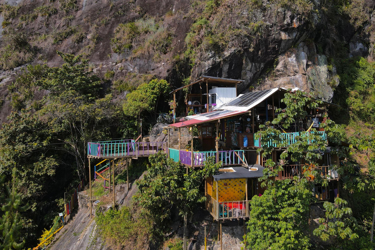 Z Medellín: 1-dniowa wycieczka &quot;La Casa en el Aire&quot;La Casa en el Aire: 1-dniowa wycieczka - transport wliczony w cenę