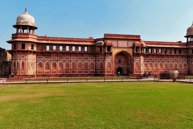 Delhi: Taj Mahal und Agra Fort Tour mit dem Auto mit EssensoptionMit Eintrittskarten und Mahlzeit