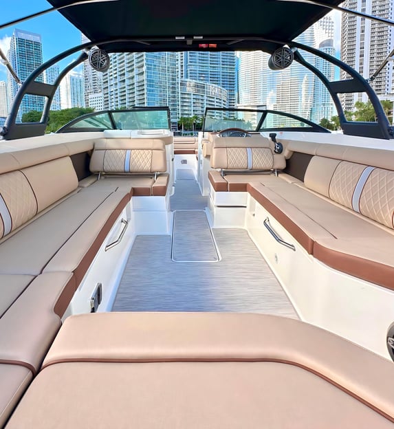 Miami: Private Luxury Boat Charter with a Captain