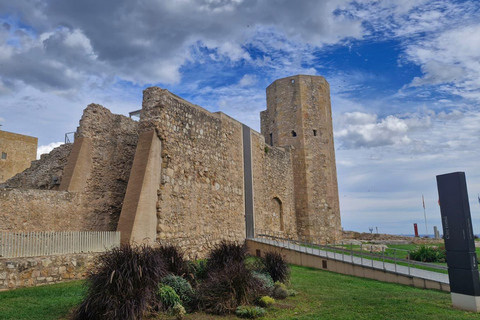 Barcelona: Private Day Trip | Roman Tarragona & Sitges Charm Private Day Trip in Portuguese