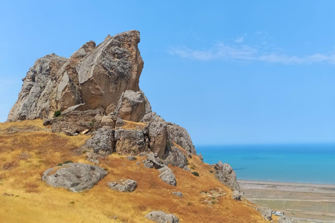 巴库：粉红湖、糖果山和贝什巴马格山之旅