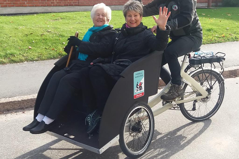 Riga: Private Old Town Highlights by Cycle Rickshaw ride