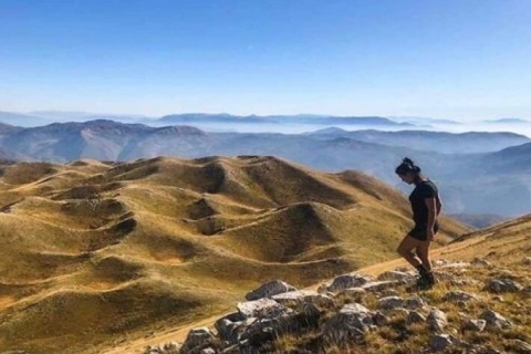 Tirana: Wycieczka piesza w góry z dołami (Mali me Gropa)
