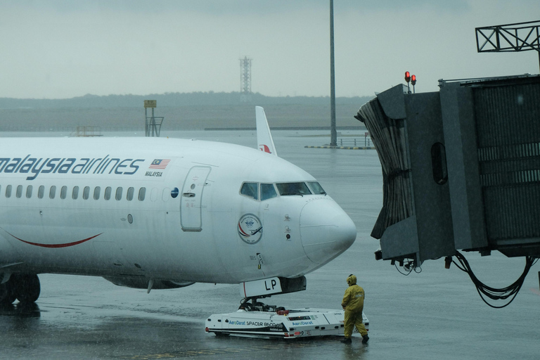 Kuala Lumpur: Private Airport Welcome Transfer & City Intro