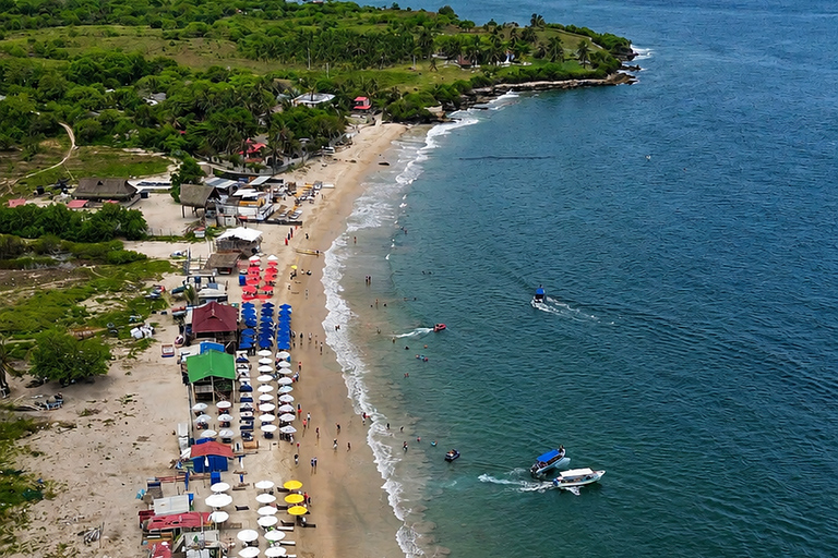 Playa Linda: Nakawa Beach Club with boat, lunch, sunbed, and cocktail Plan with Lunch and Welcome Cocktail