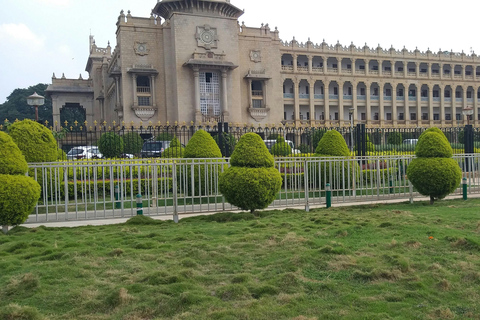 Experimente Bangalore - Excursão noturna a pé pela cidade e visita ao mercado